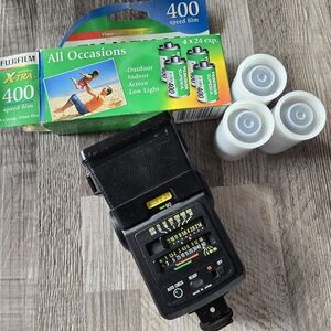 Fujifilm Superia 400 35mm Expired Film (3 Rolls) & Image CZ-65 Flash Gear Bundle